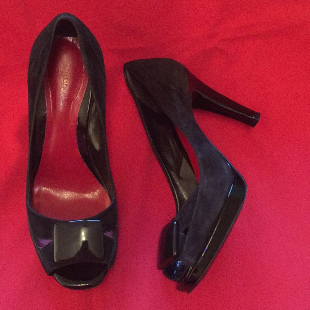 ANN TAYLOR BLACK SIZE 6.5 Pumps